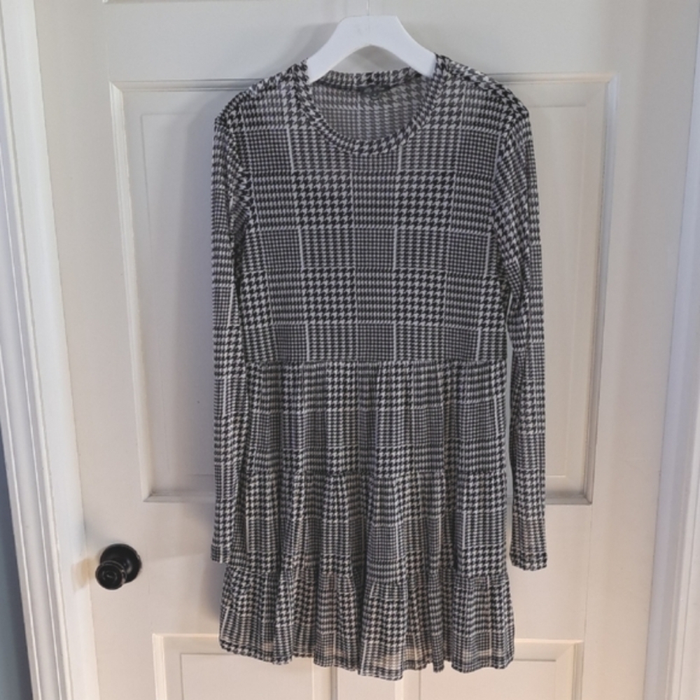 Lily Rose Houndstooth Tiered A-Line Flowy  Stretch Chic Long Sleeve Dress